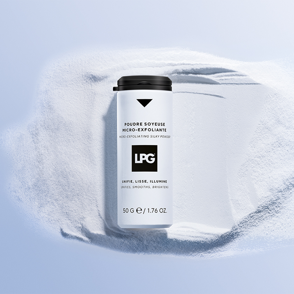 LPG Micro-Exfoliating Silky Powder in witte verpakking – luxe gezichtsscrubpoeder voor stralende huid”